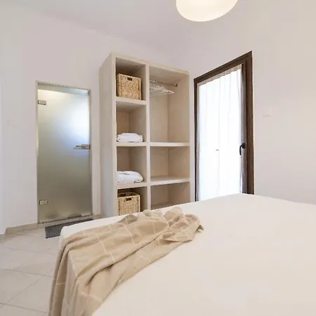 Evita Guesthouse,heated Jacuzzi,sea View, 2pax *